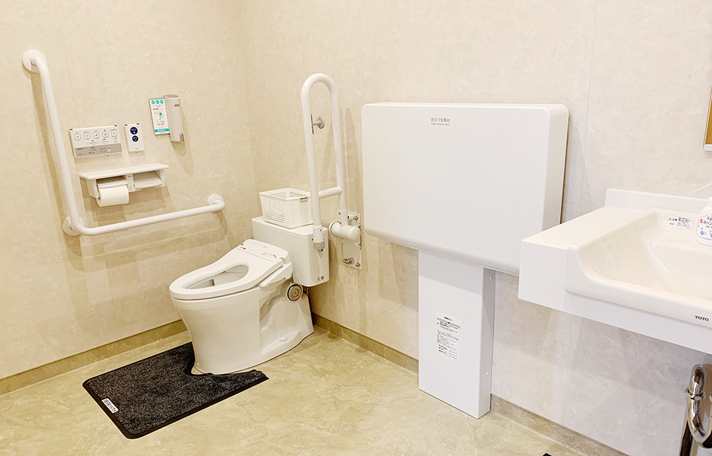 車椅子対応トイレ| 天王山草野クリニック